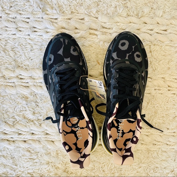 Marimekko Shoes - RARE, NIB MARIMEKKO x ADIDAS Running Shoes, Poppy Print